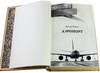 Подарочная книга «Аэропорт» Артур Хейли в коже