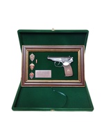 Панно "Макет пистолета Макаров со знаками ФСБ" в подарочной коробке