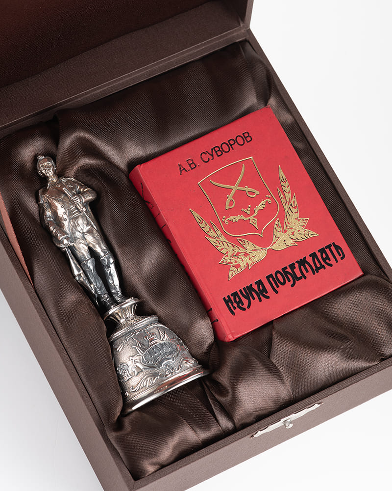 Подарочный набор  «Рюмка «Суворов» с книгой»