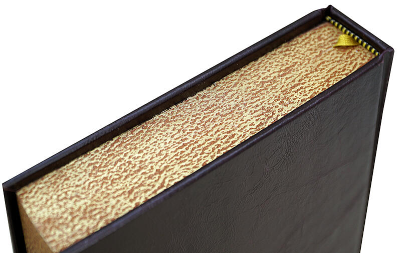 "Обломов" Гончаров И.А. (на английском). Подарочная книга в кожаном переплёте